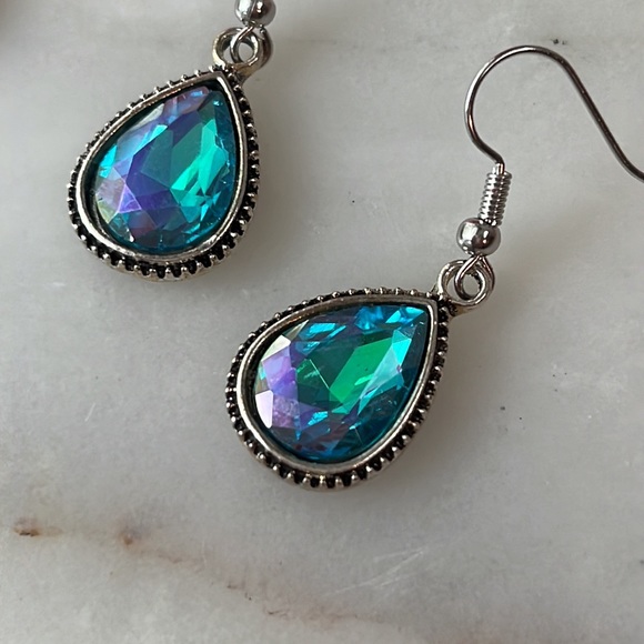 NWT 2 pair Nickel Free Hypoallergenic Fish Hook Earrings - Picture 5 of 6